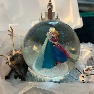 Hallmark Wonders Within Disney Frozen Globe. From 2015 new original package.